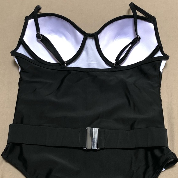 🐠Black and White Belted One Piece Swim Suit - Picture 7 of 8